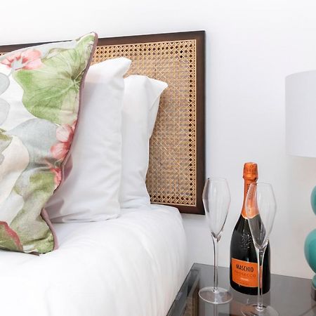 Modern Self Contained Studio Home Cheltenham Bagian luar foto