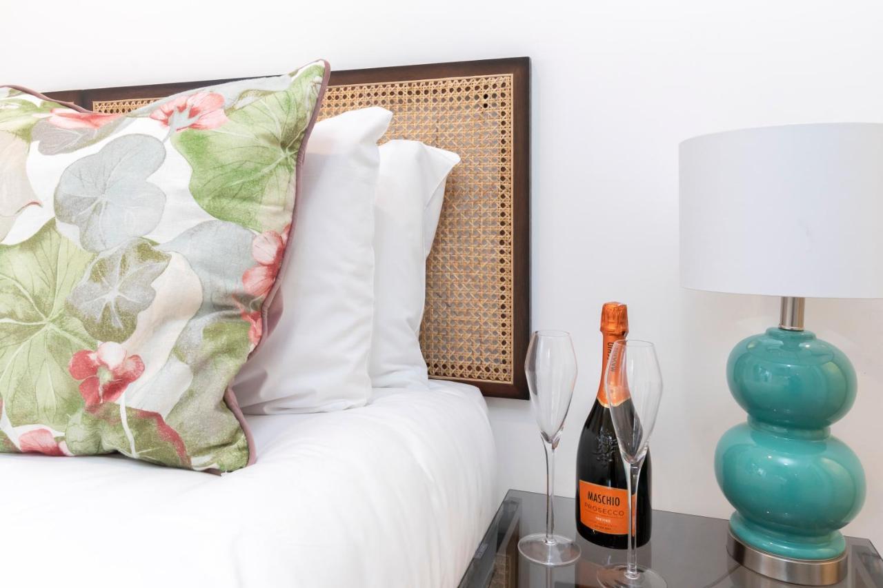 Modern Self Contained Studio Home Cheltenham Bagian luar foto