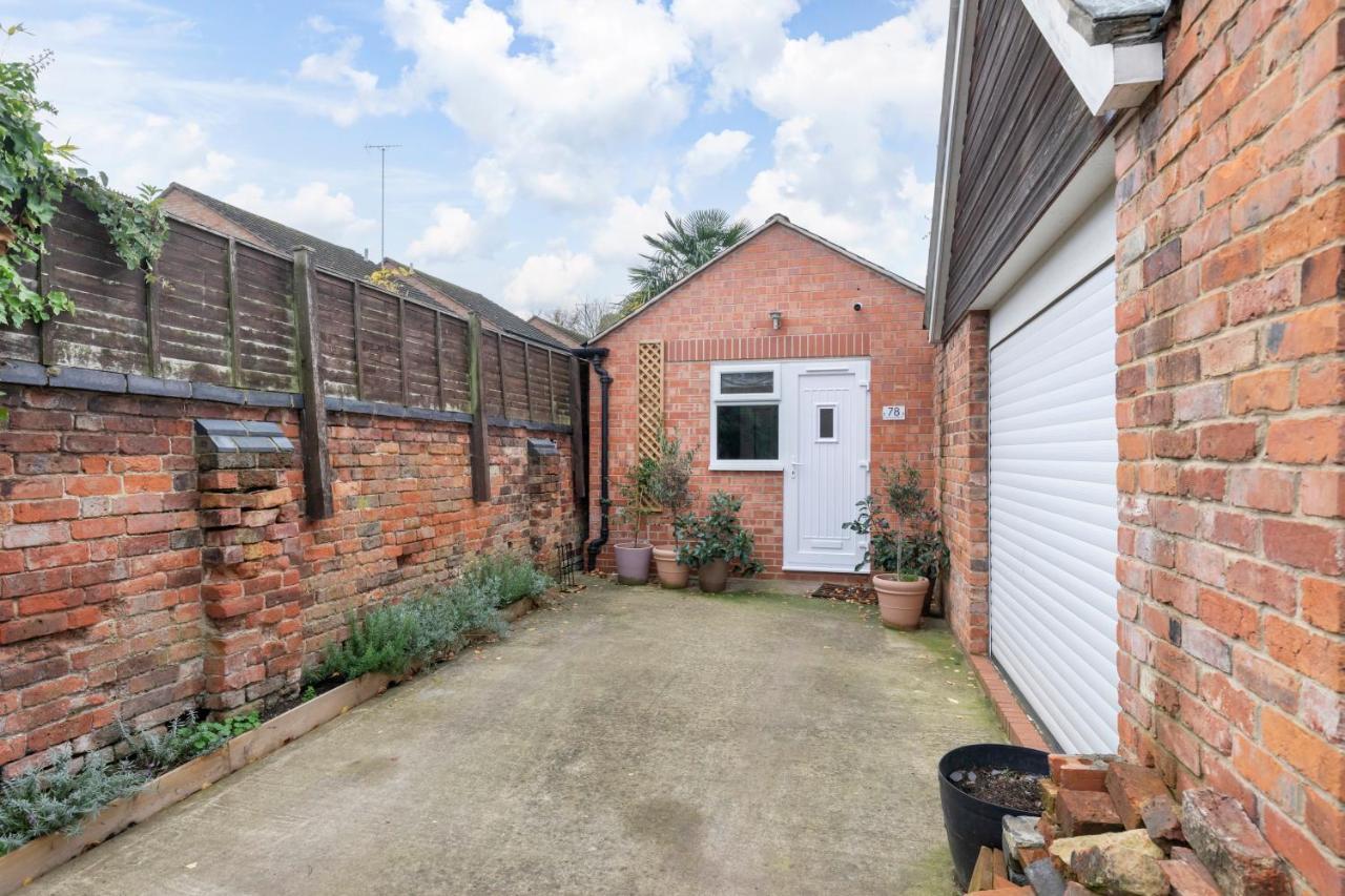 Modern Self Contained Studio Home Cheltenham Bagian luar foto